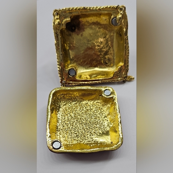 πUnique Vintage Red And Gold Trinket Box Rhinestone High Heel Jewelry Decorπ - Picture 5 of 8